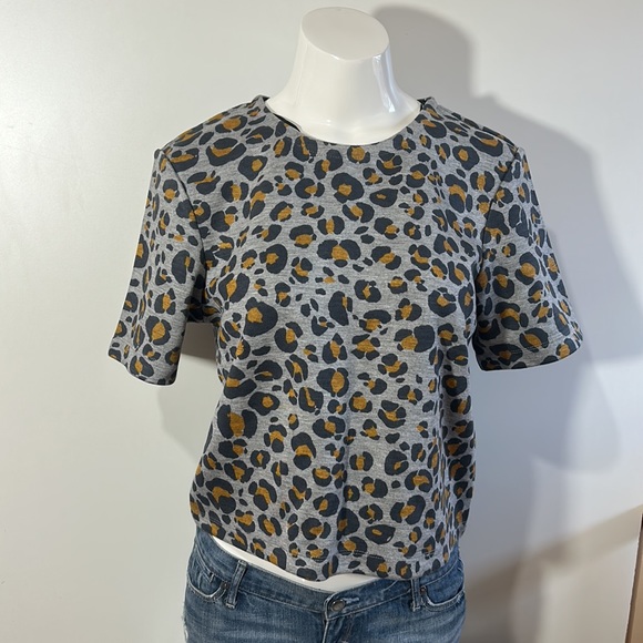 H&M LEOPARD PRINT CROPPED WOMEN T SHIRT TOP SHORT SLEEVES in size small - Picture 5 of 8